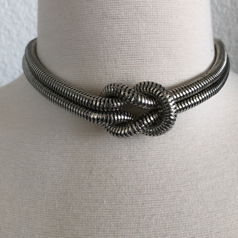 GUESS KNOTTED CHOKER